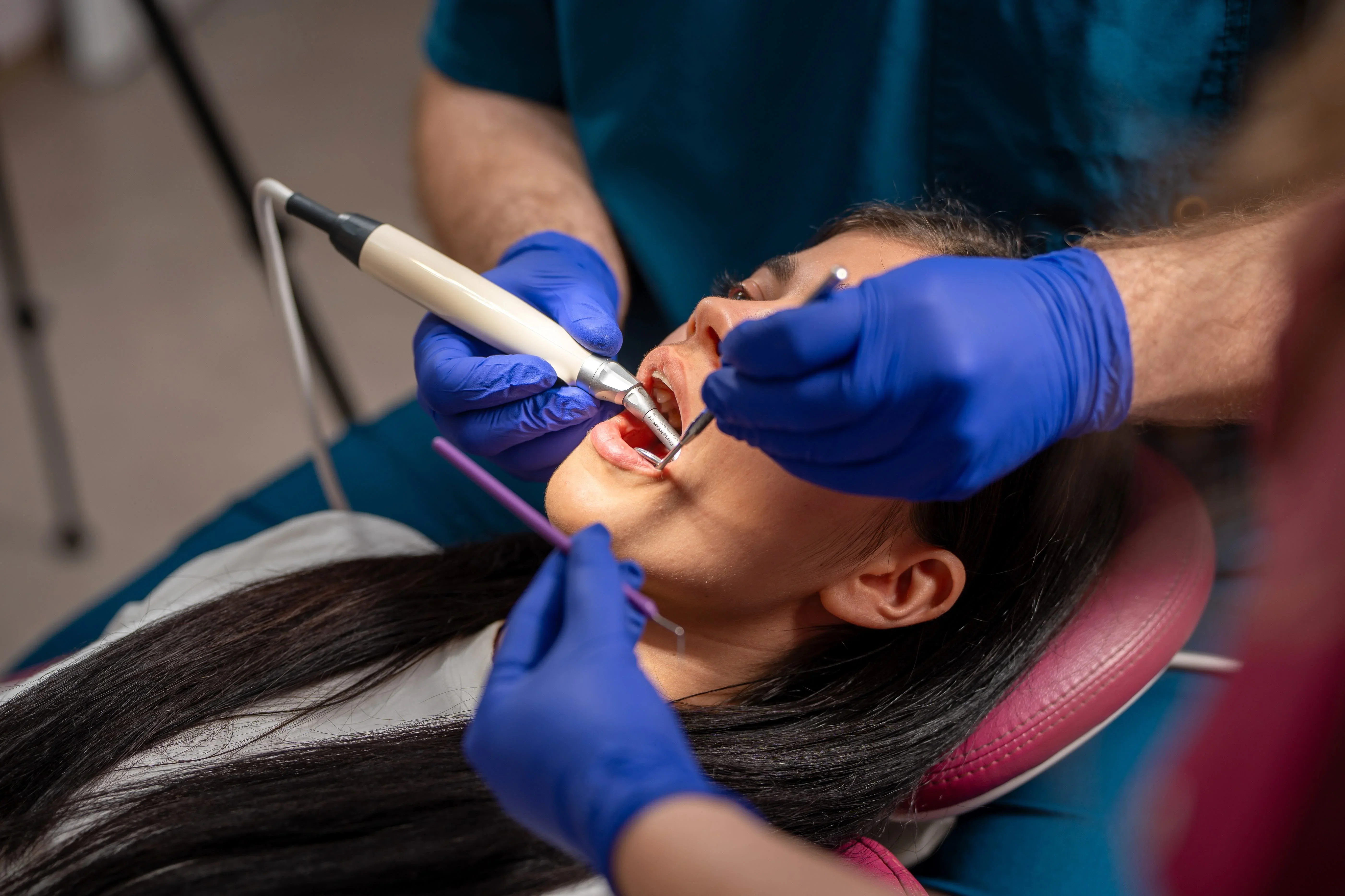 Зубные имплантаты - современное решение для восстановления улыбки