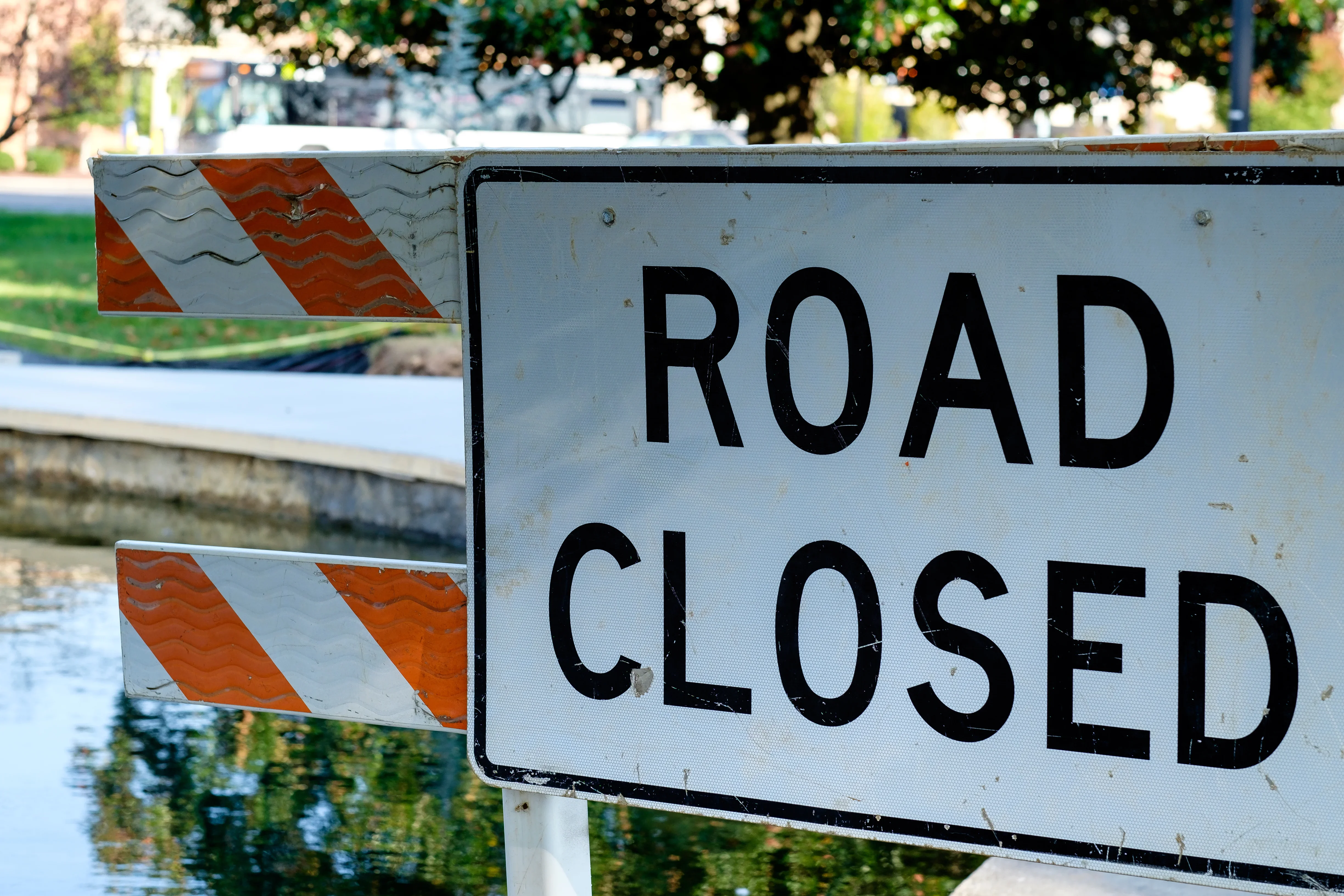 Пътят към Малко Търново затворен след катастрофата с автобуса: Подготовка за изтегляне на превозното средство