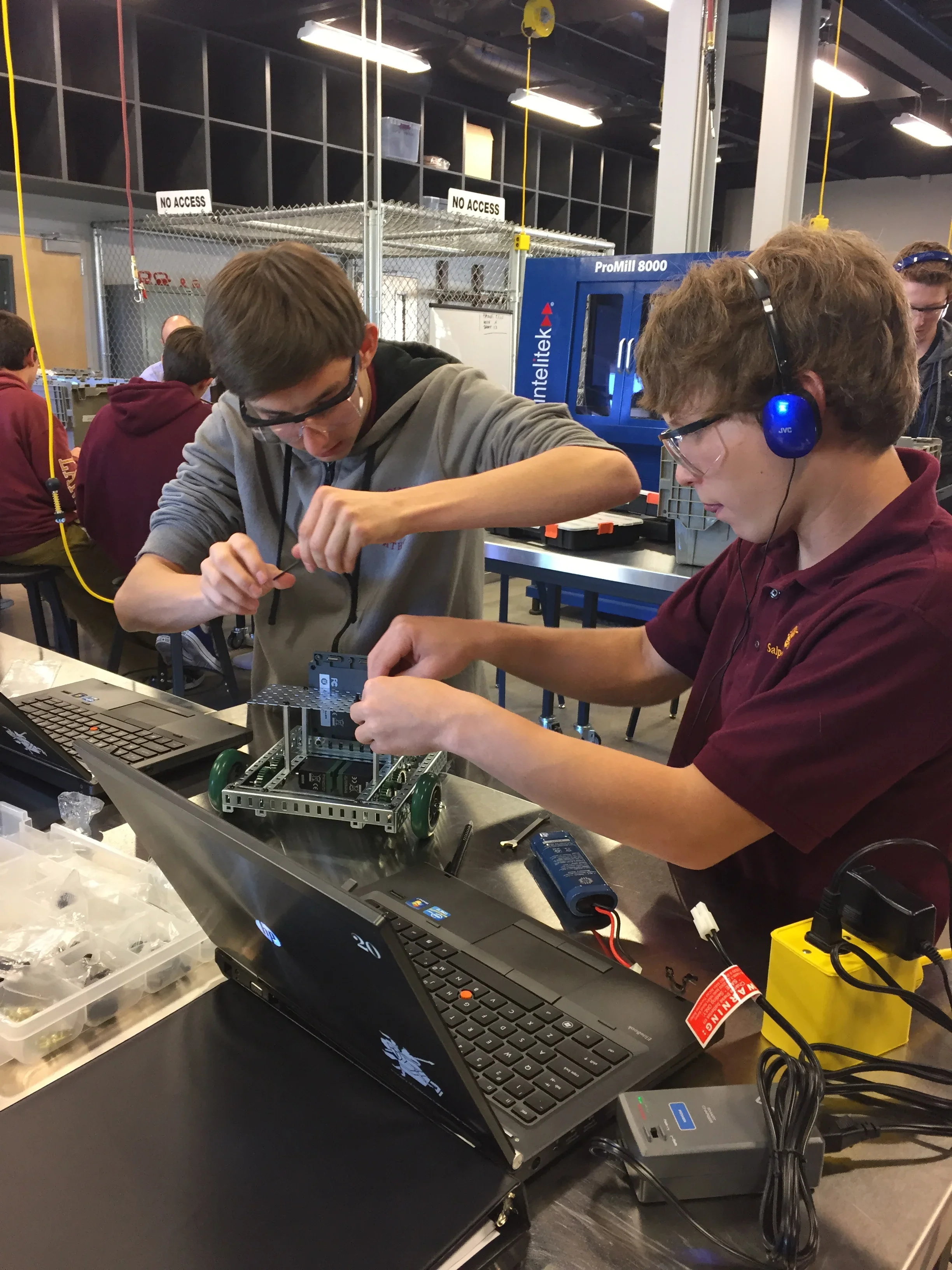 Открит е нов STEM център в ОУ „Братя Миладинови“: Иновативна образователна среда за учениците