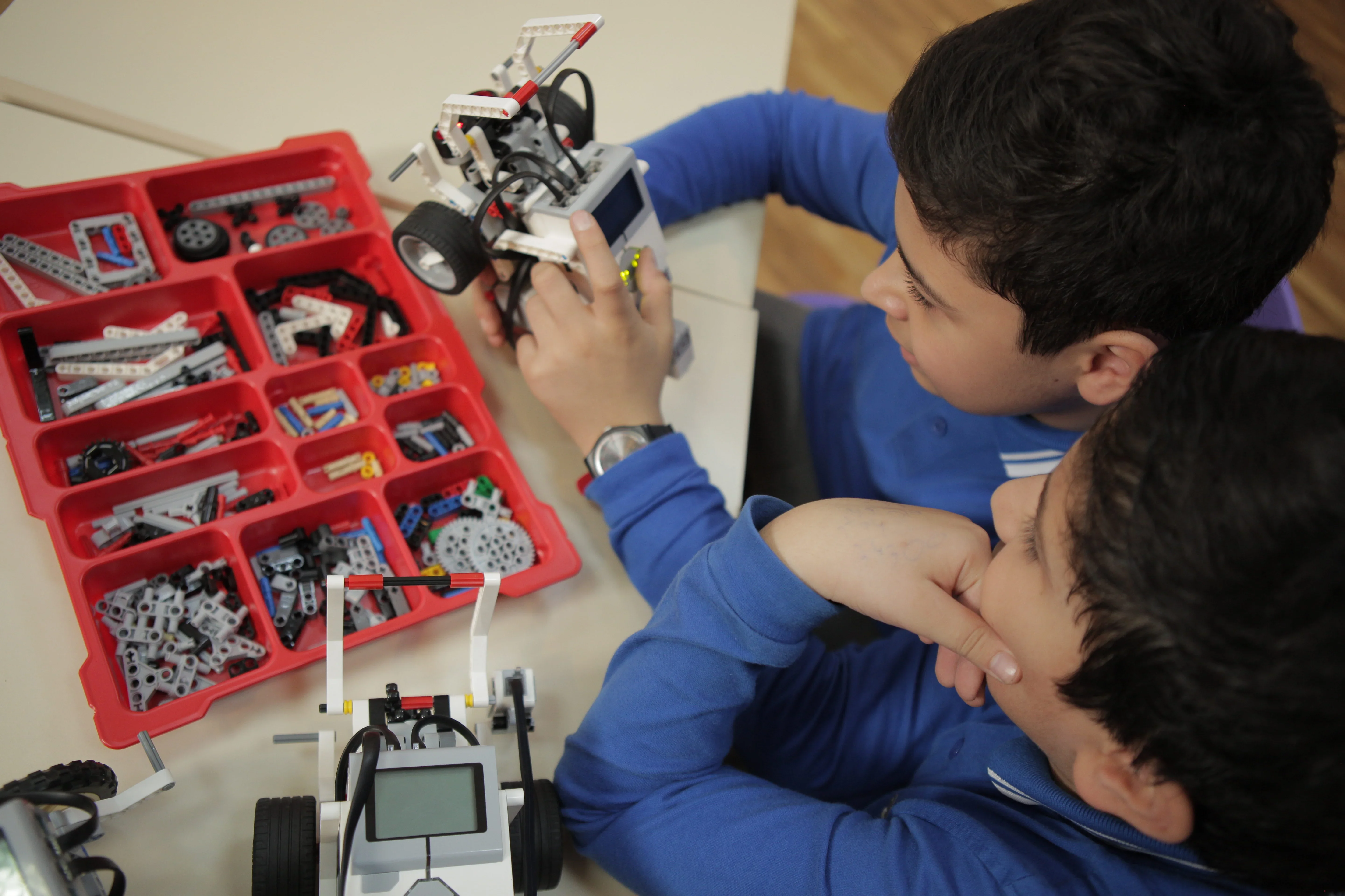 Нов STEM център в ОУ „Св. Климент Охридски“: Бъдещето на технологиите и науката в Бургас