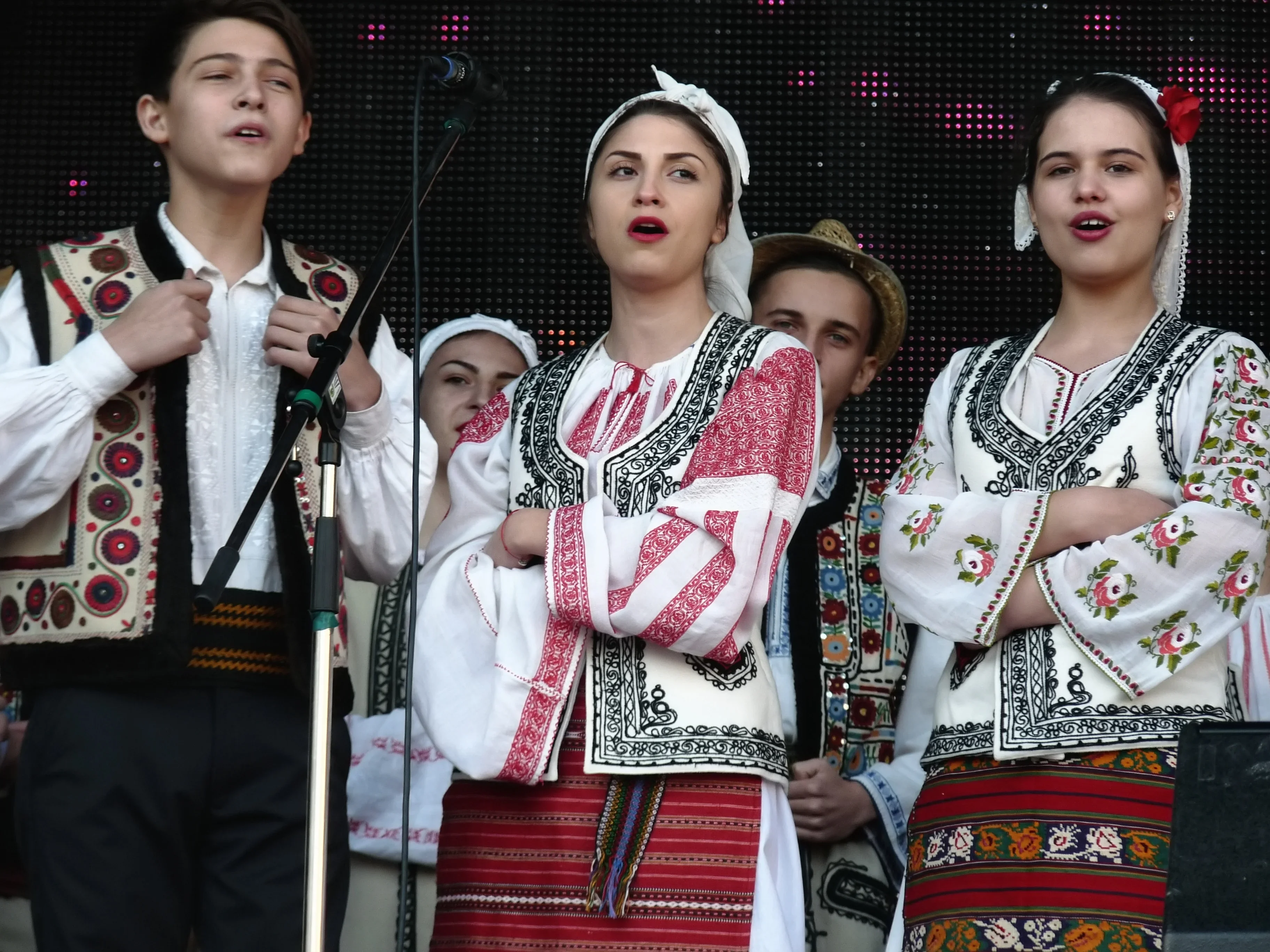 Музика с мисия: Благотворителният тур „С усмивка за теб 2“ ще посети Бургас и региона