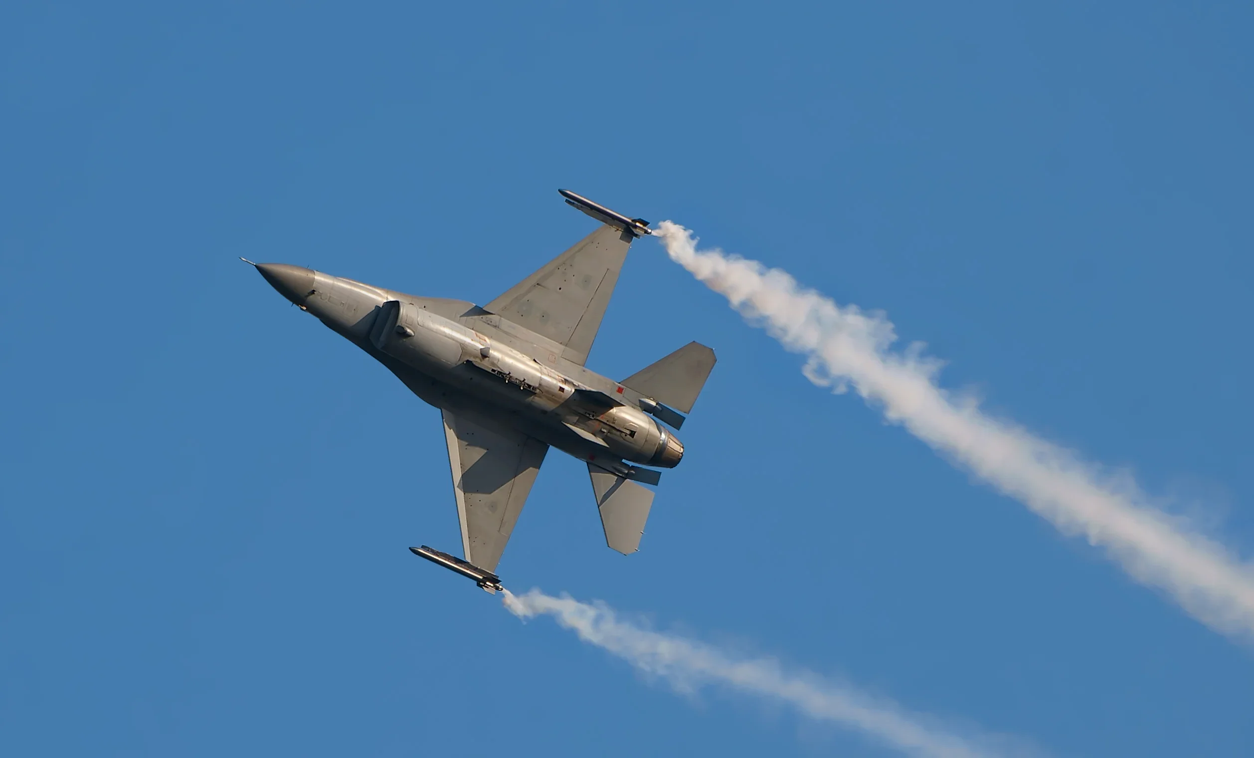 България с 12 пилоти за F-16 до края на годината: Модернизацията на армията продължава