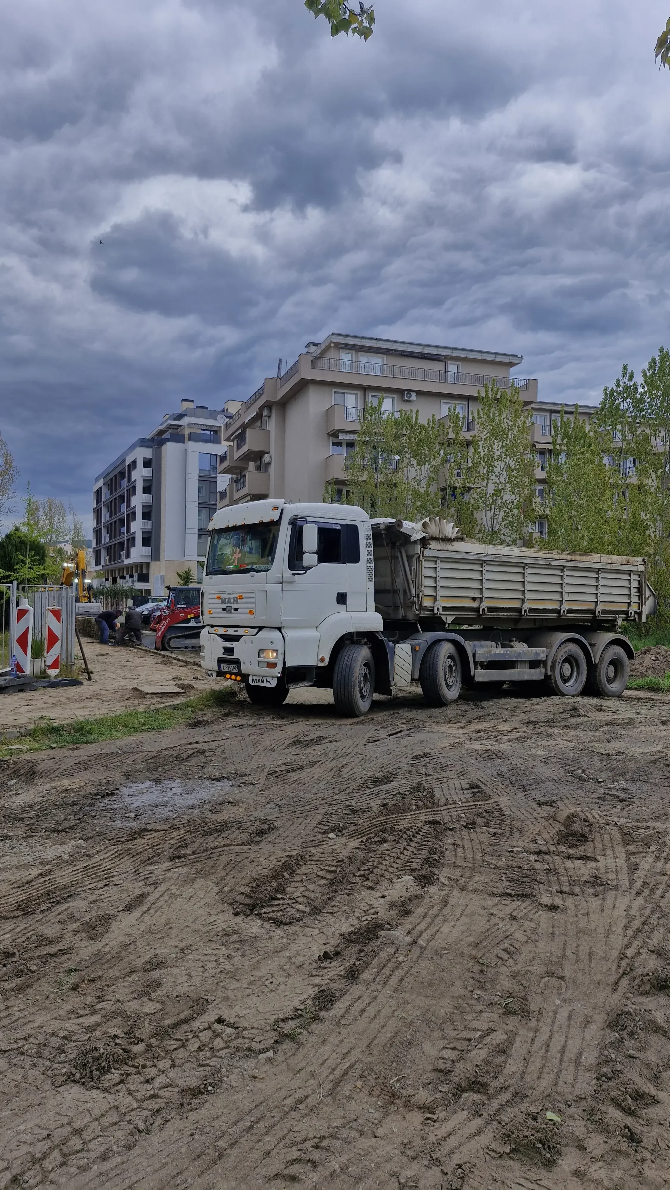 Внимание шофьори: Продължава ремонтът на ул. Крайезерна в Бургас