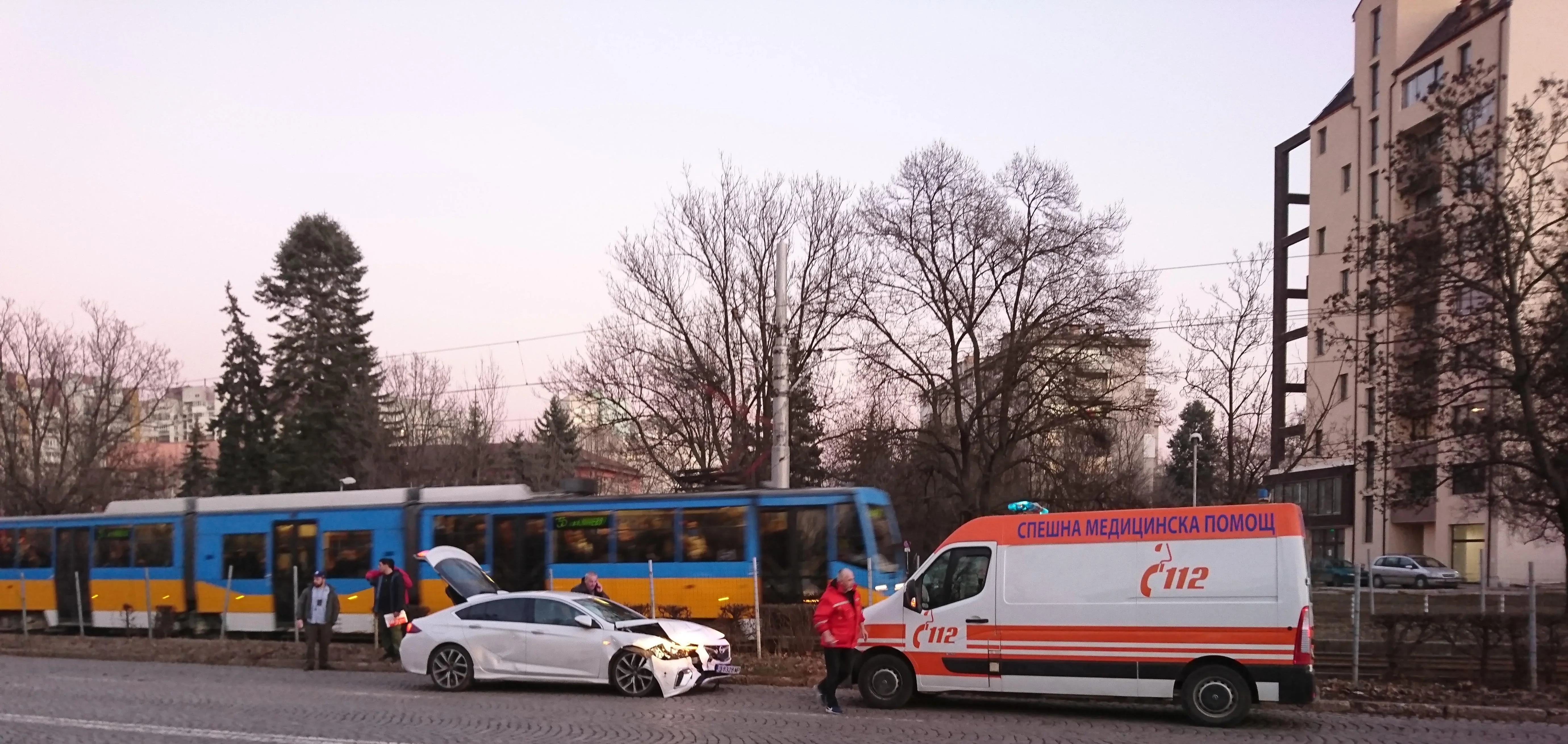 Важка ДТП з мігрантами в Бургасі: водій втік після гонитви з поліцією