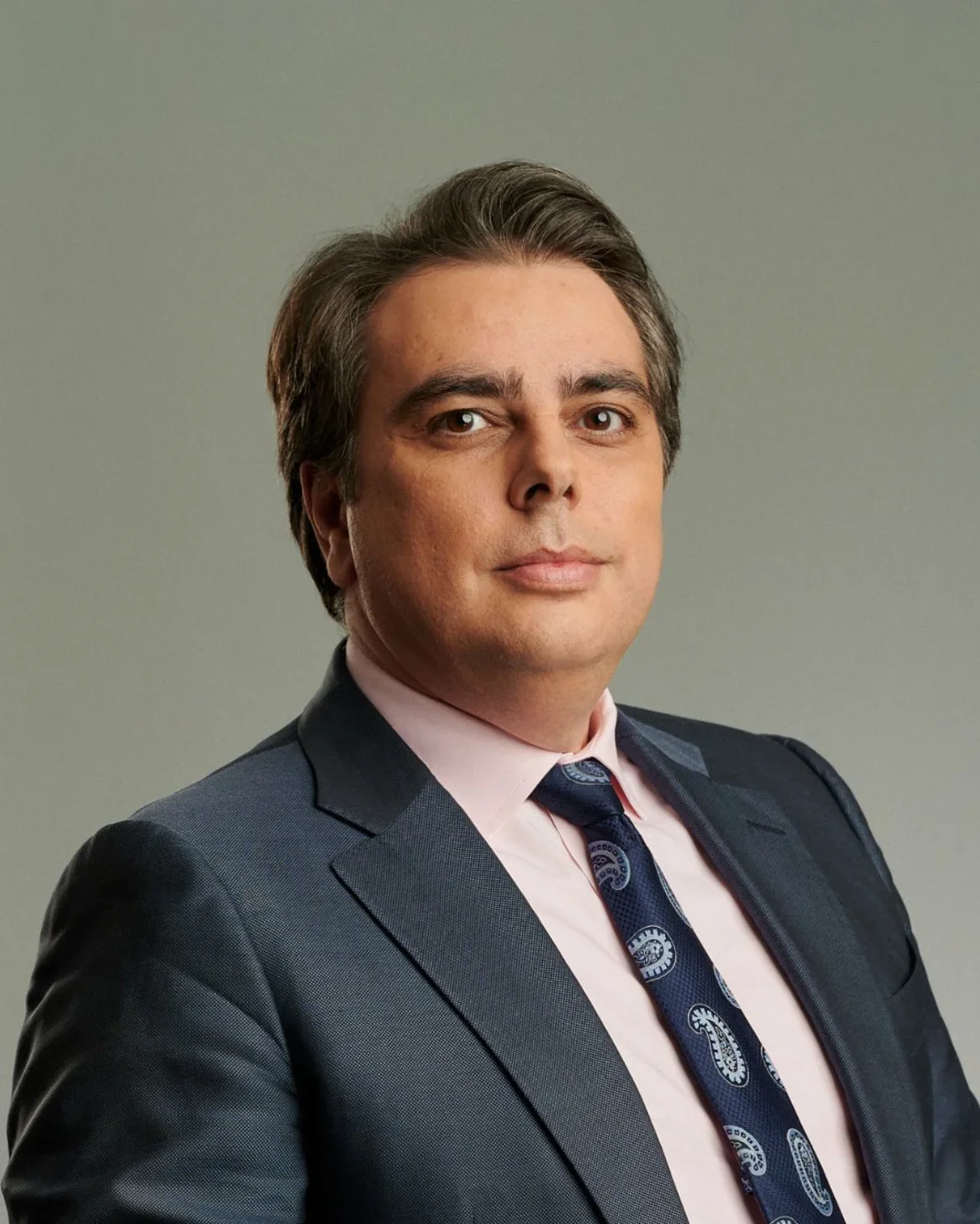 Асен Василев: "Прогресивна България" взема по 2,39 евро от всеки пенсионер и избягва истинските реформи