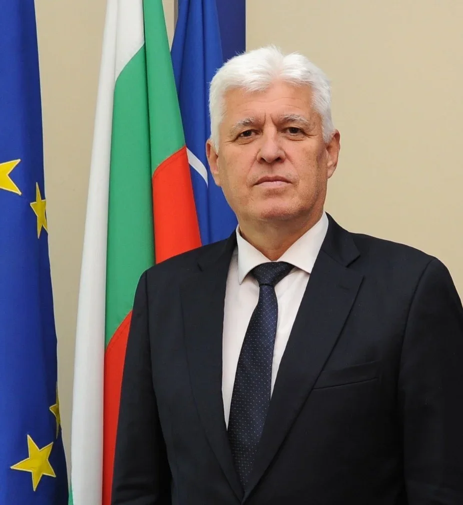 Министърът на отбраната: България не е предоставяла морски мини на Украйна