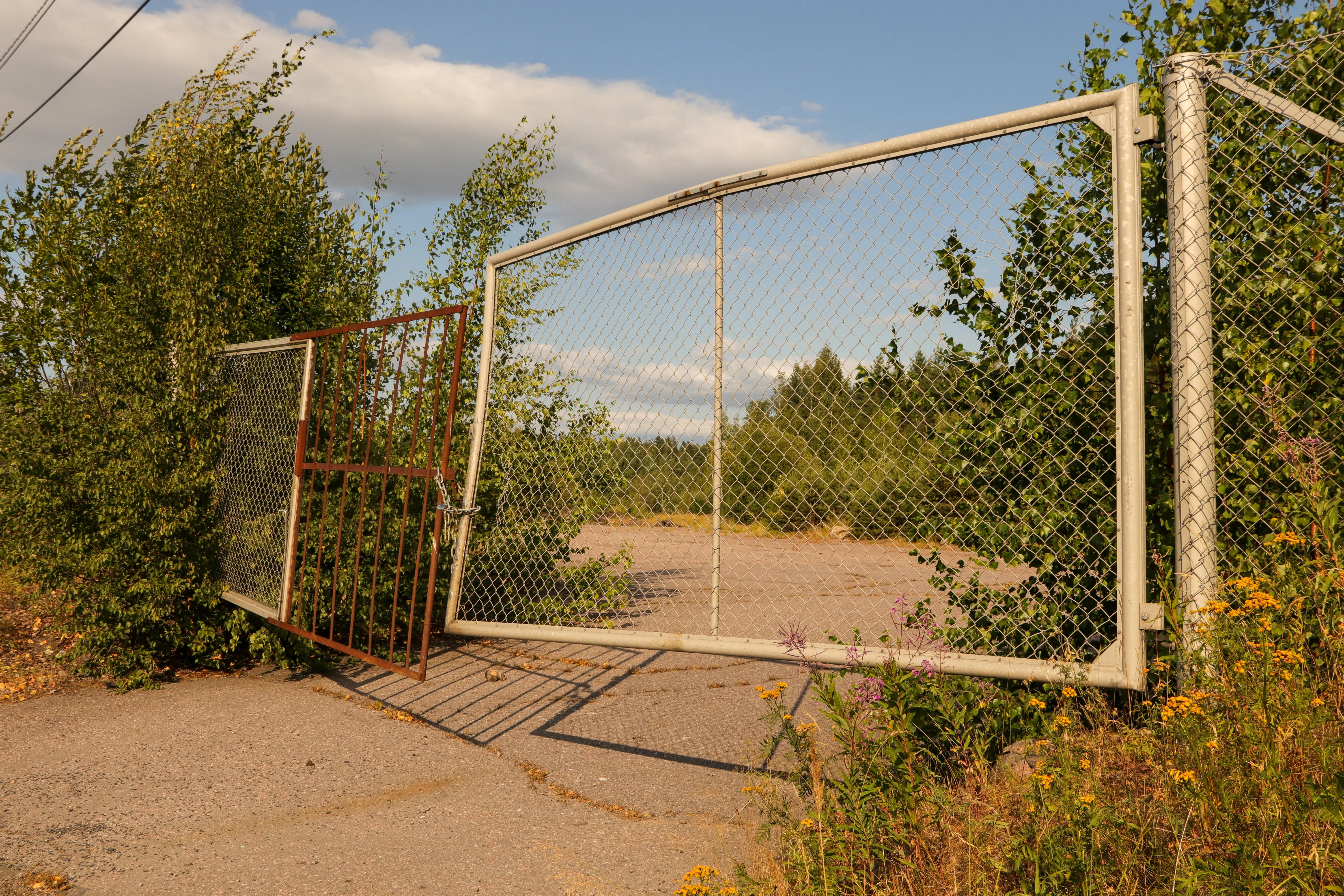 Removing Illegal Fences in Baba Alina: Minister Abrovski's Reaction