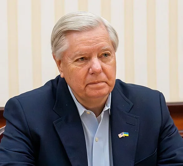 Сенатор Ліндсі Грем, близький союзник Дональда Трампа, помер після раптової хвороби